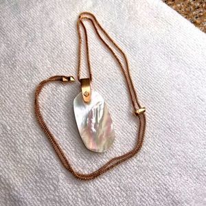 Kendra Scott pendant necklace, adjustable.